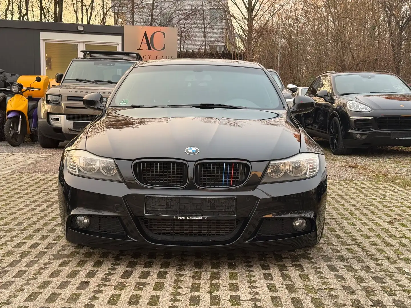 BMW 325 LCI Limousine/M-Paket ab Werk/N57-204Ps Fekete - 2