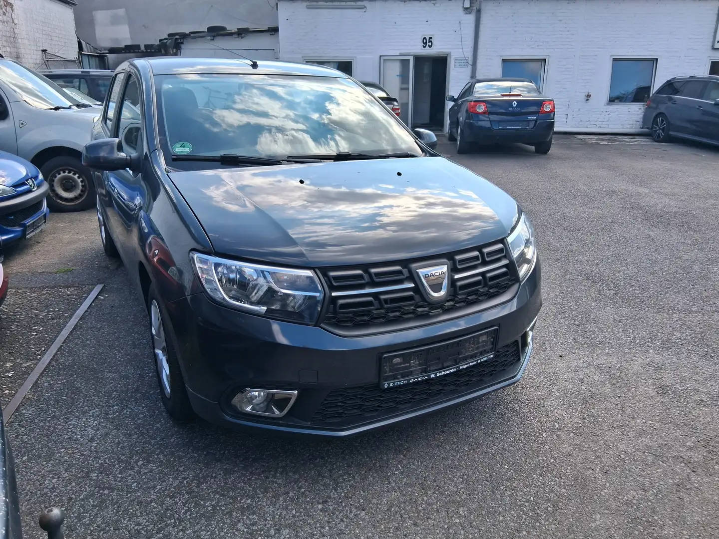 Dacia Sandero TCe 90 LPG (S Grau - 2