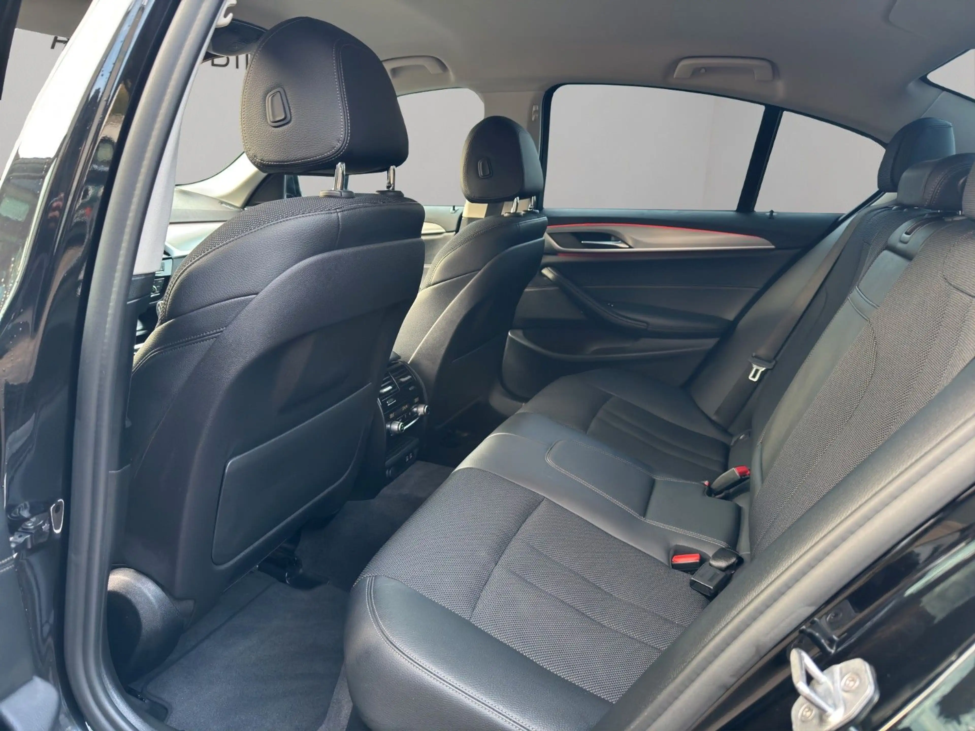 BMW 540 d xDrive Sport Line/LED/TEMPO/LM/SHZ/NAV — photo 18