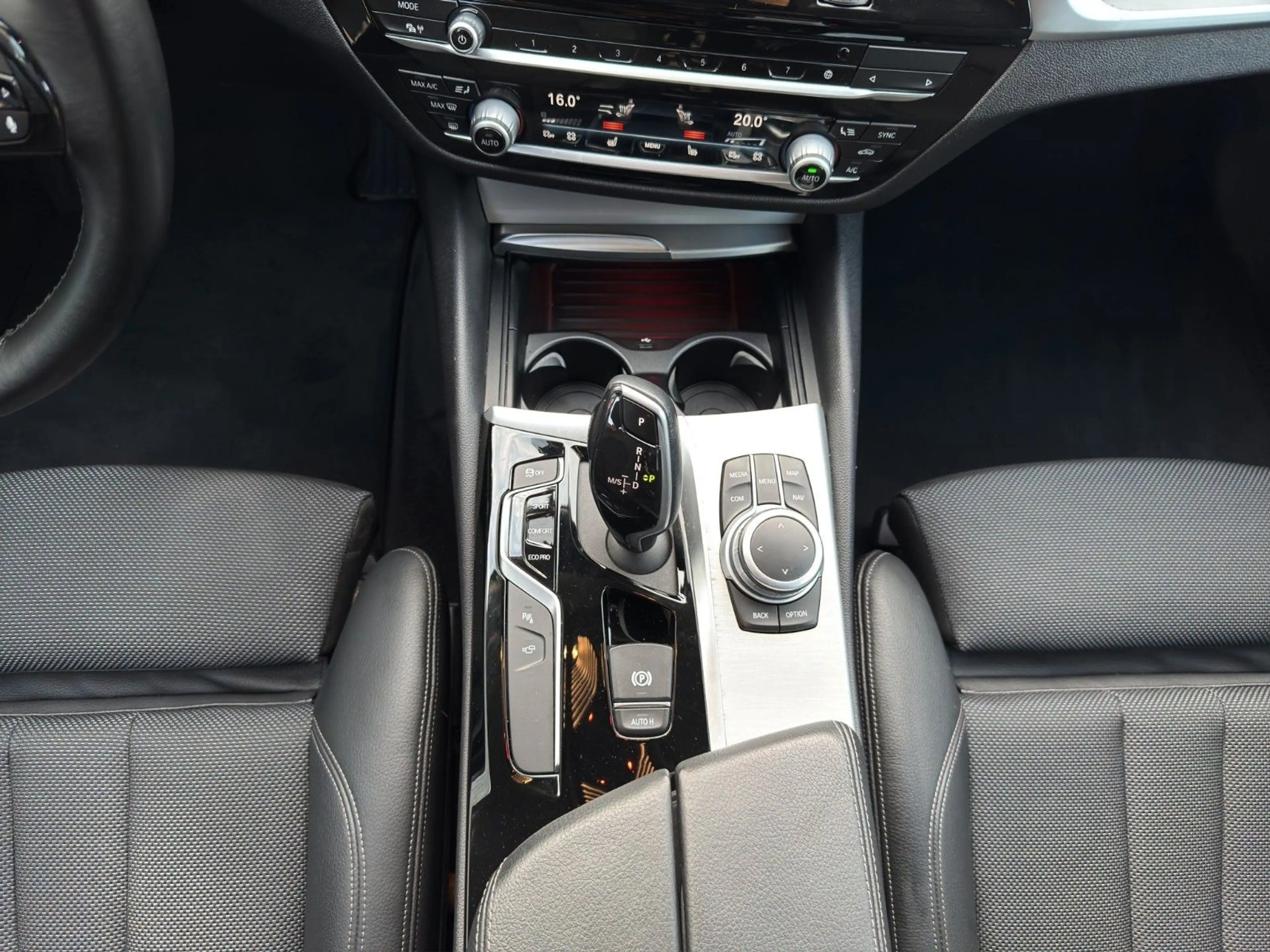 BMW 540 d xDrive Sport Line/LED/TEMPO/LM/SHZ/NAV — photo 15