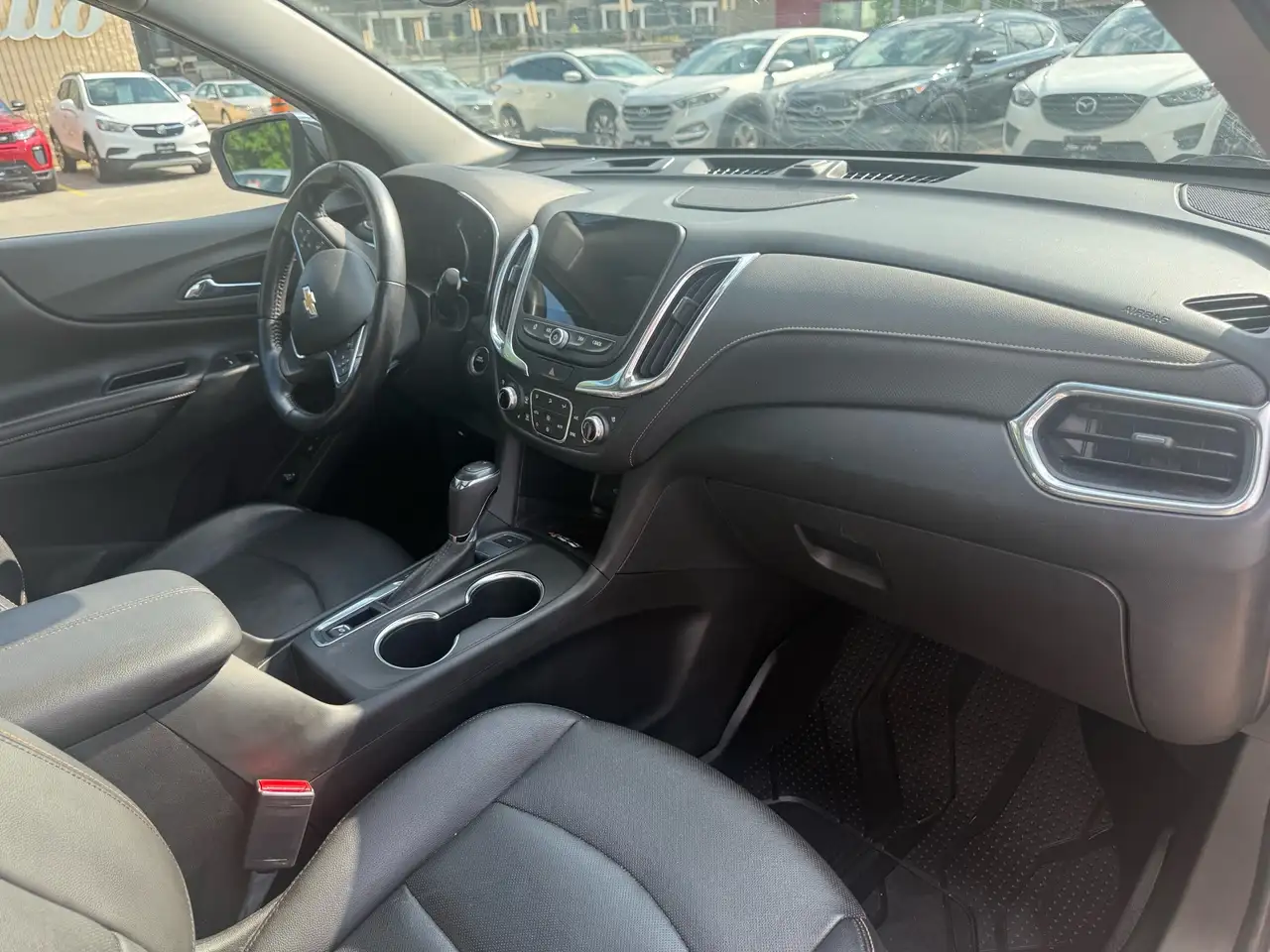 Chevrolet Equinox снимка Chevrolet Equinox