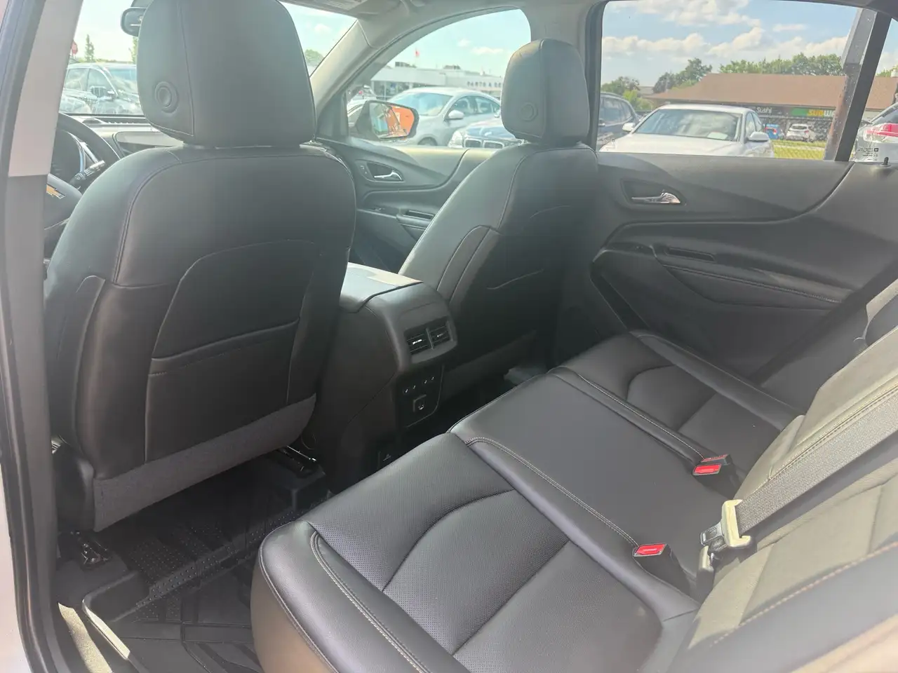 Chevrolet Equinox снимка Chevrolet Equinox