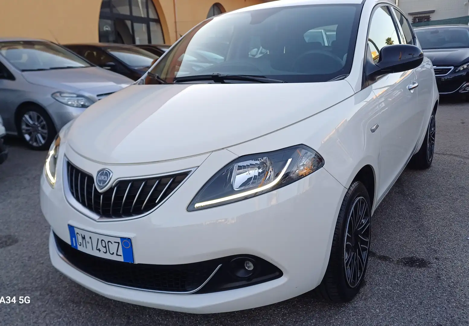 Lancia Ypsilon Ypsilon III 2022 1.0 firefly hybrid Gold Plus s Bianco - 1