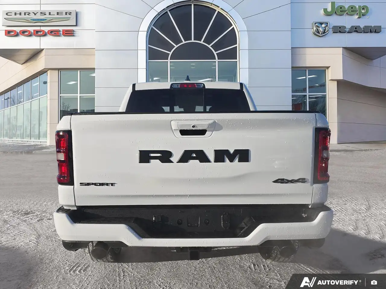 RAM 1500 снимка RAM 1500