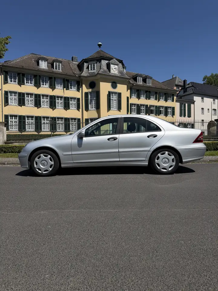 Mercedes-Benz C 200