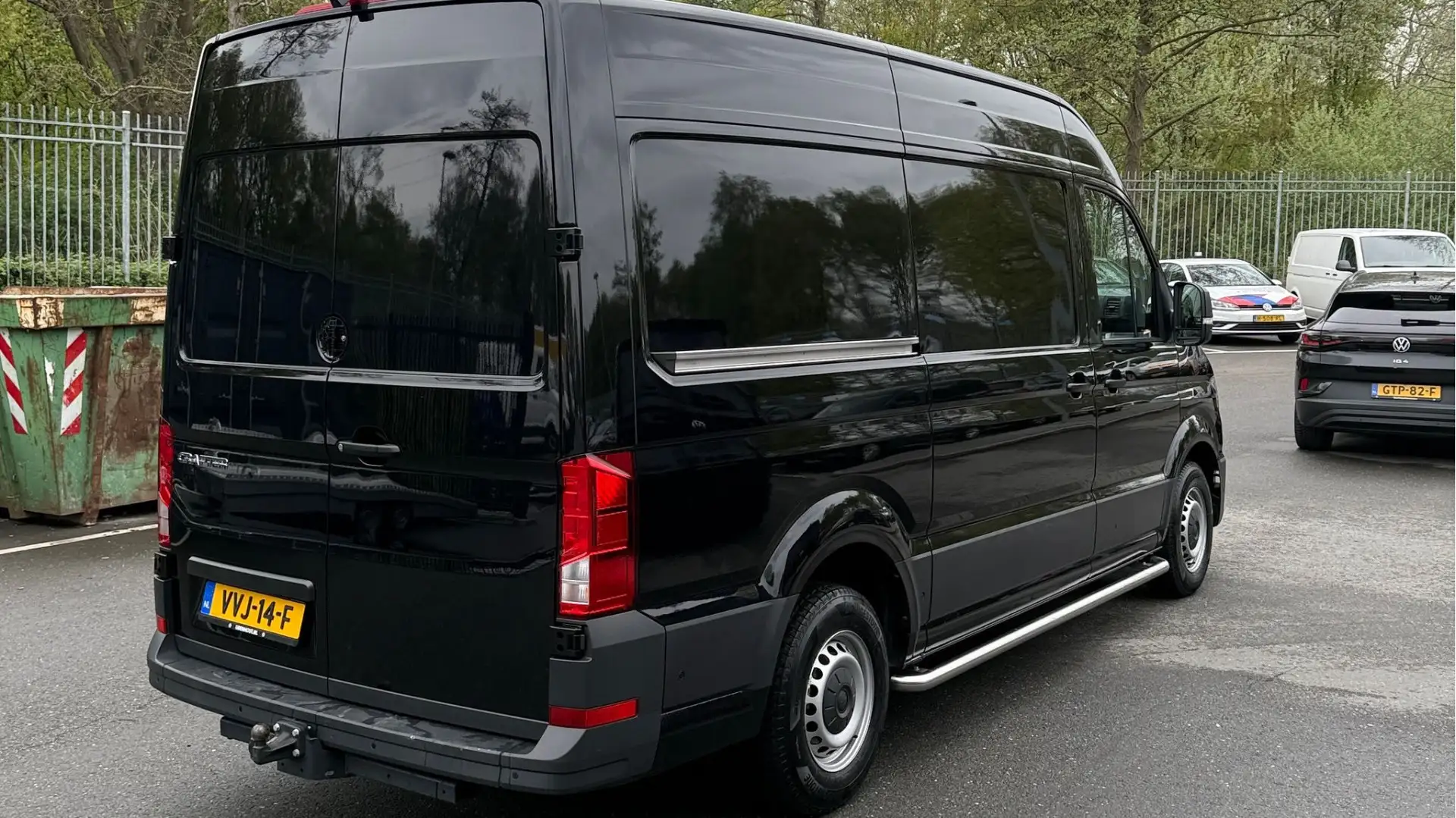 Volkswagen Crafter L3H3 2.0 TDI 140pk 3.5T Highline /BPM-vrij Zwart - 2