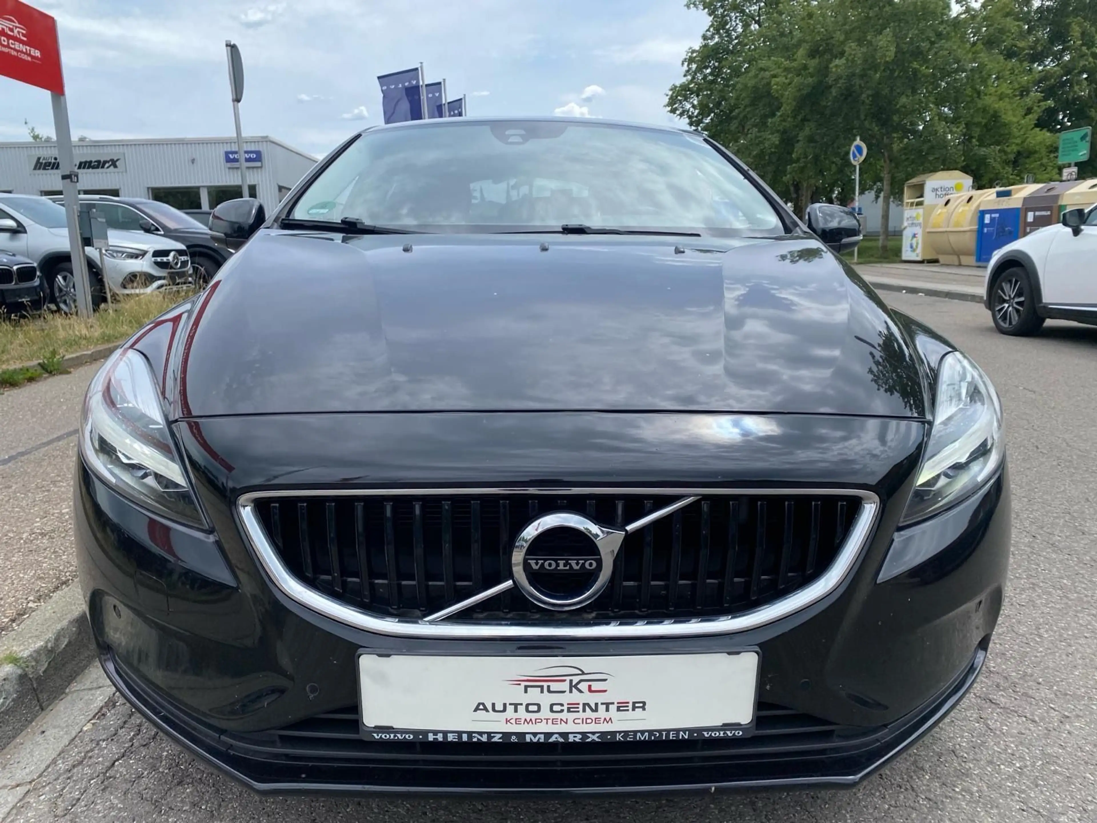 Volvo V40 Momentum*Navi*PDC*LED*SHZ* — photo 3
