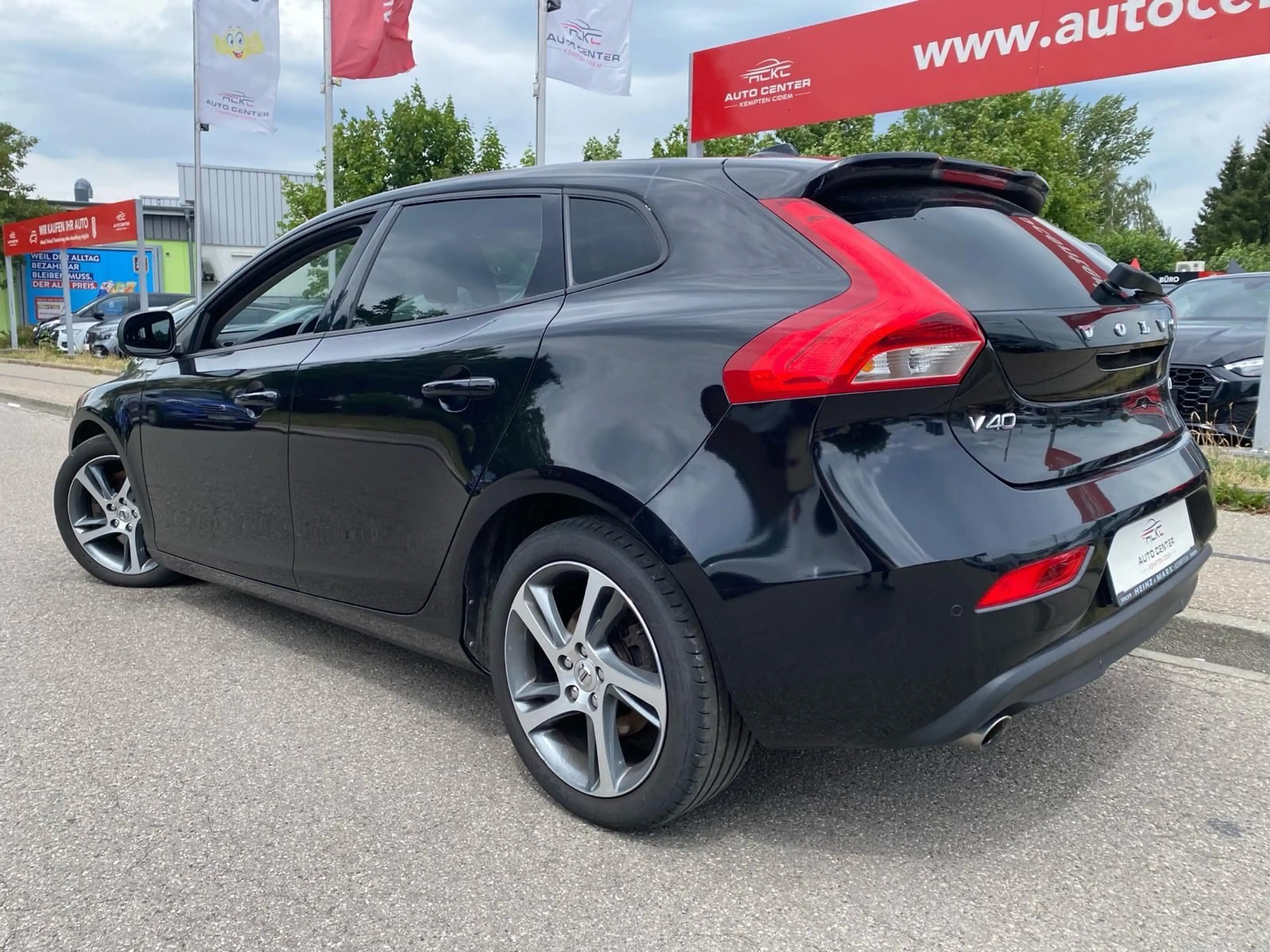 Volvo V40 Momentum*Navi*PDC*LED*SHZ* — photo 6