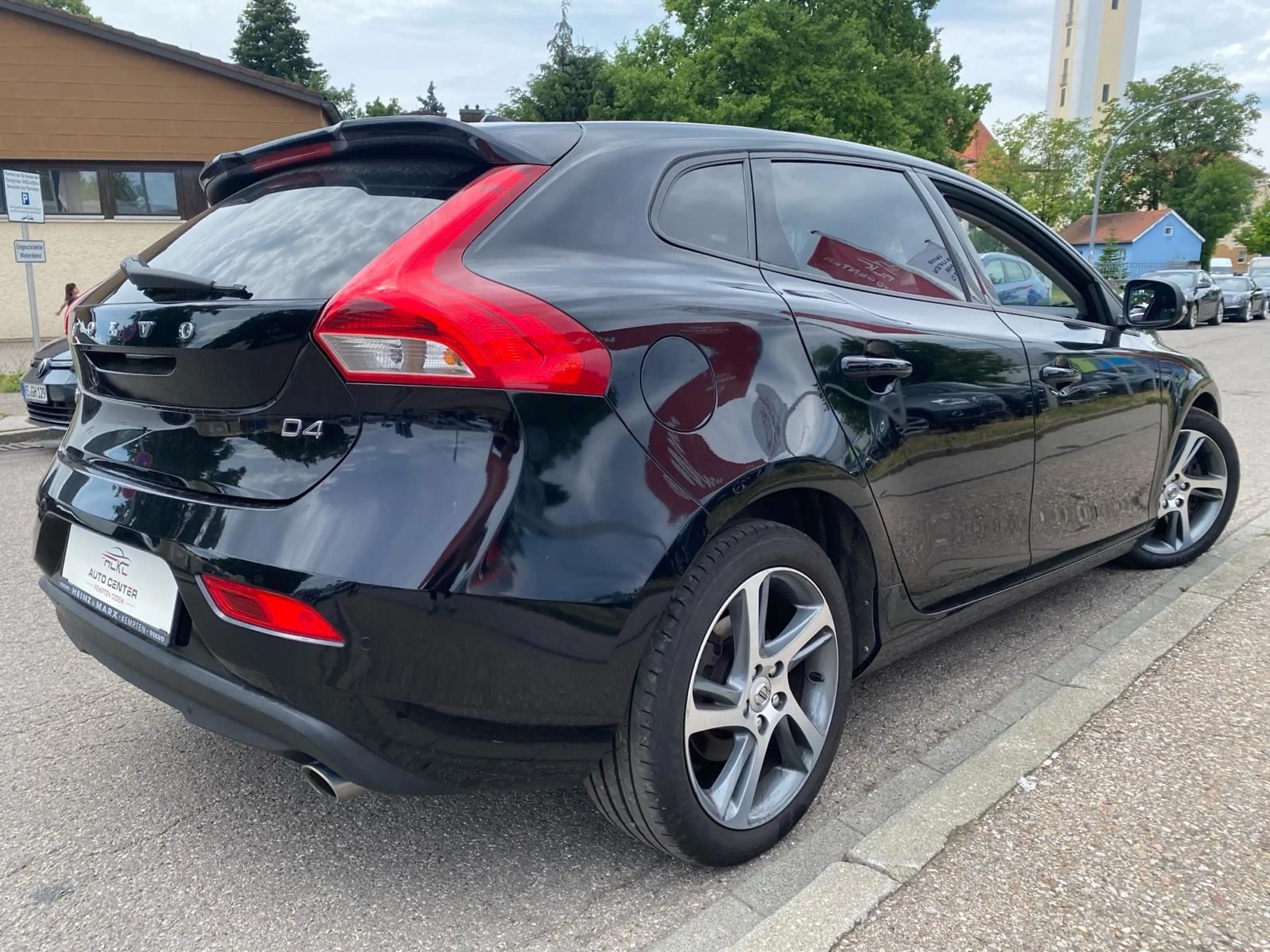 Volvo V40 Momentum*Navi*PDC*LED*SHZ* — photo 8