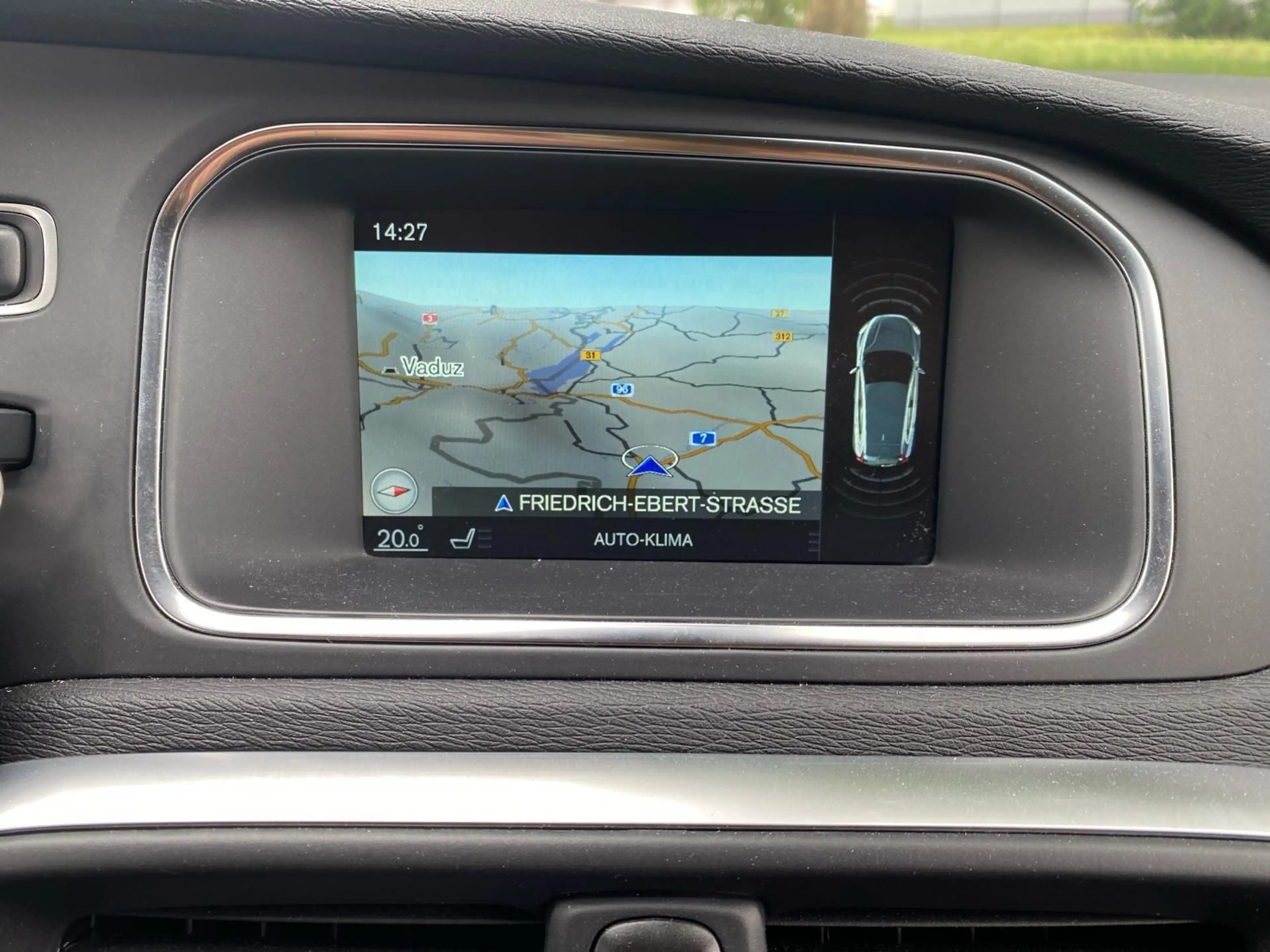 Volvo V40 Momentum*Navi*PDC*LED*SHZ* — photo 13