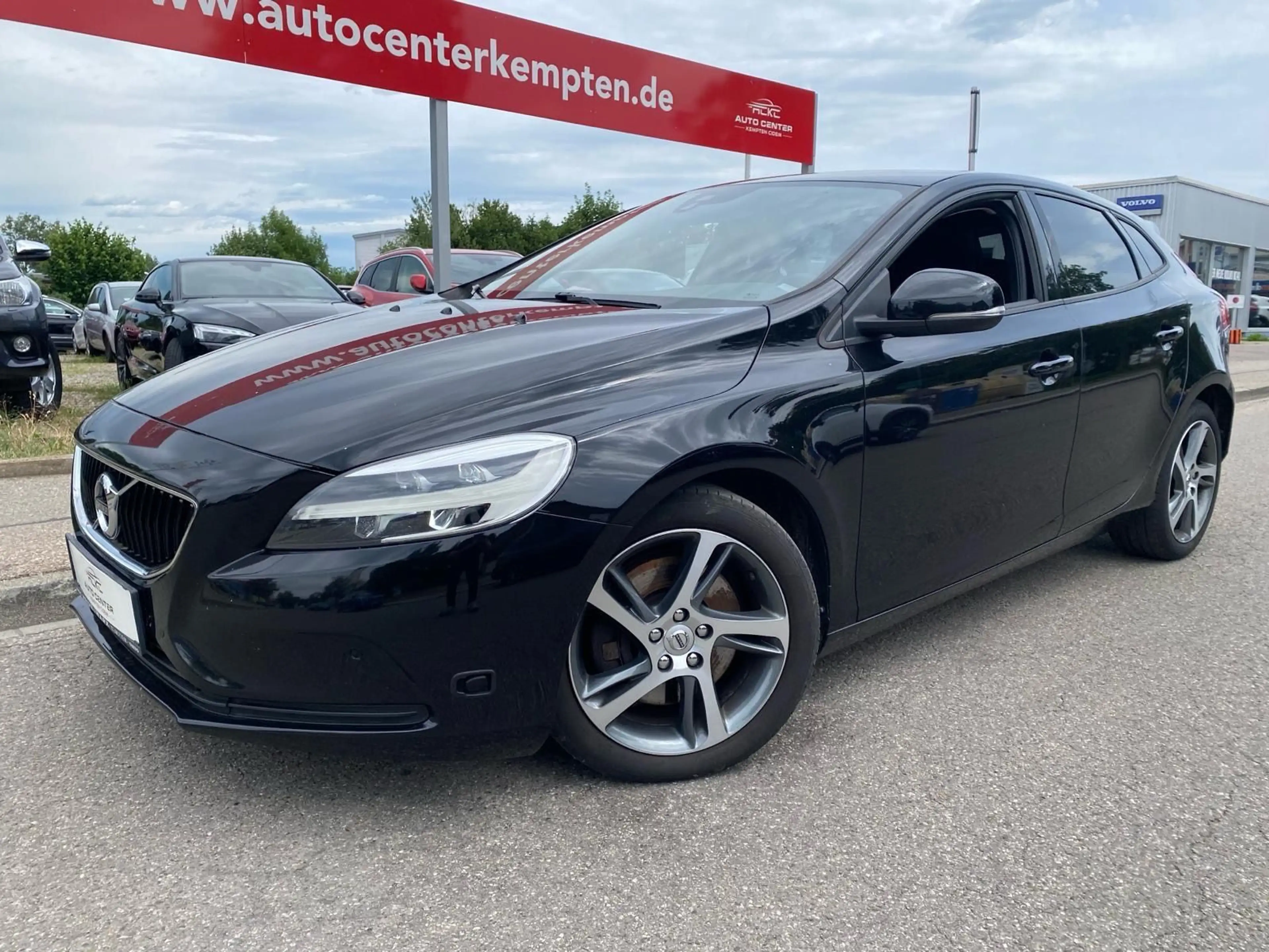 Volvo V40 Momentum*Navi*PDC*LED*SHZ*