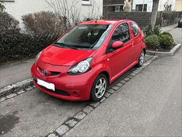 Toyota Aygo 1.0  Fahrzeugdetails: • Erstzulassung