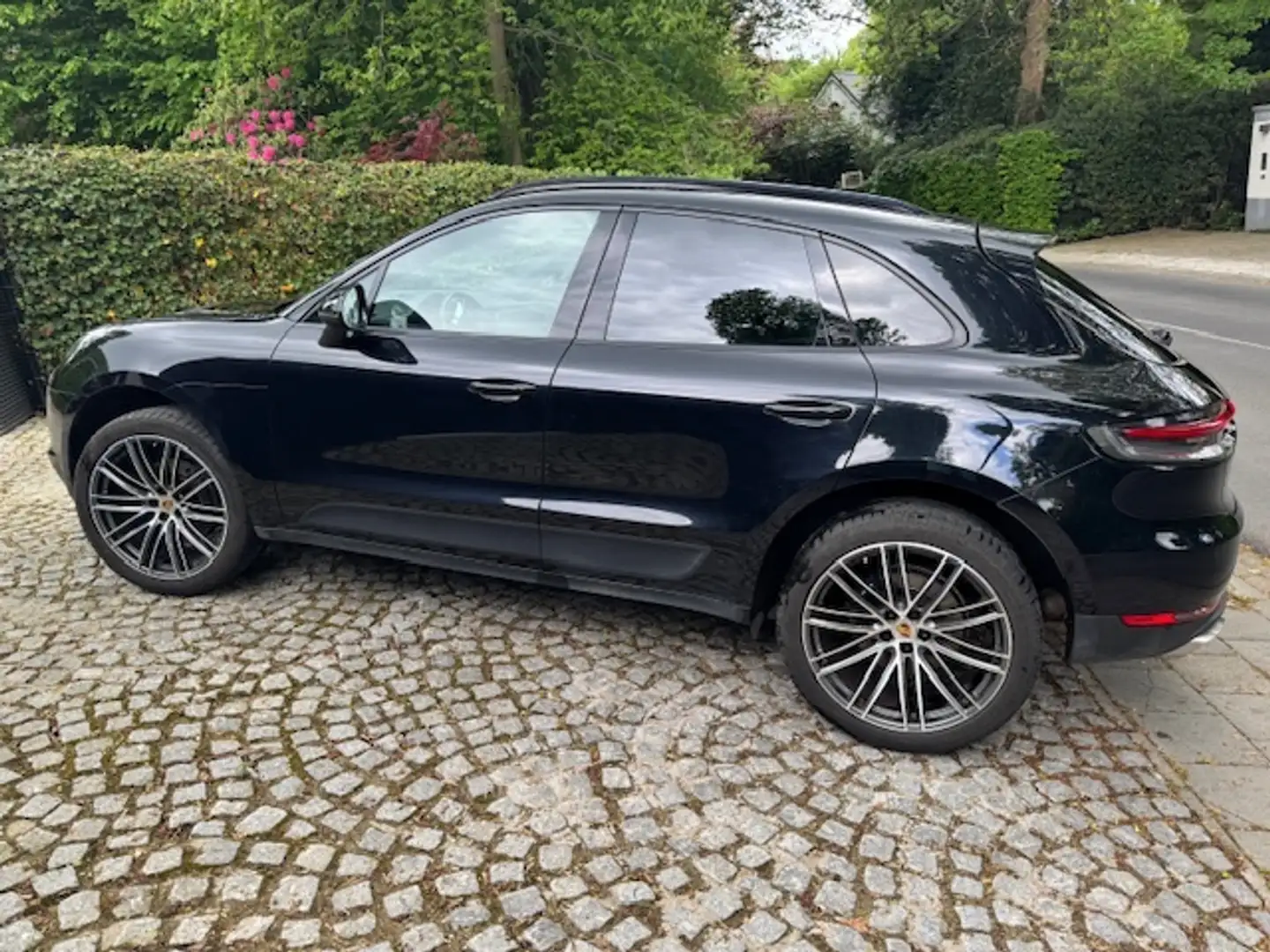 Porsche Macan - 1