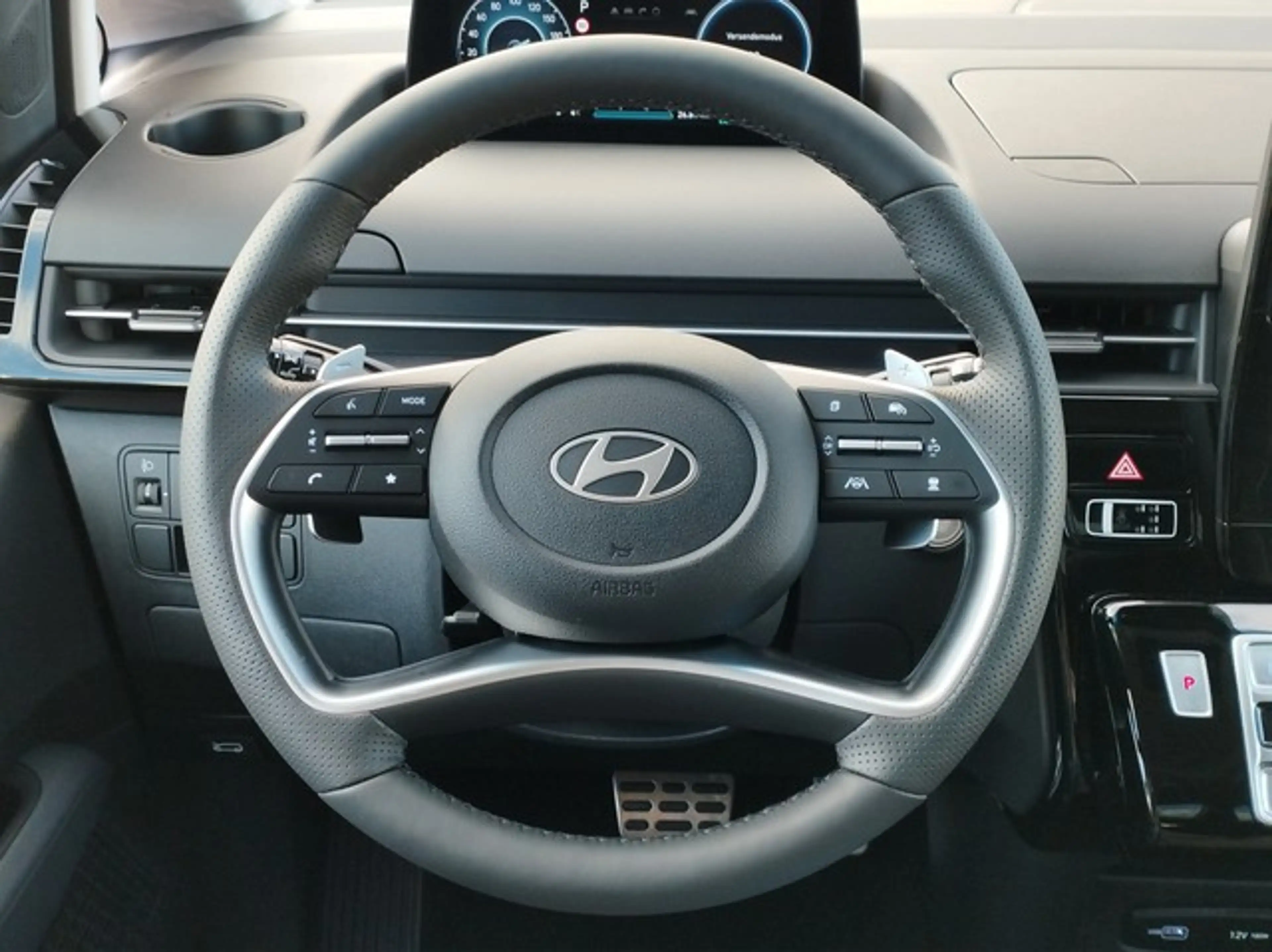 Hyundai STARIA Hybrid 1.6 T-GDI Signature Panoramadach — photo 9