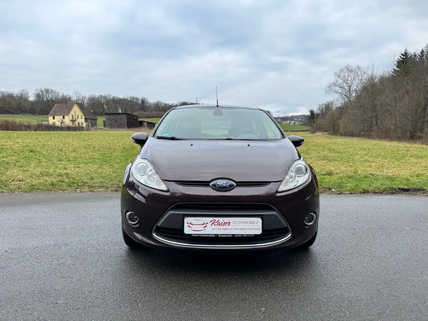 Ford Fiesta 1.25 Titanium Marrón - 2