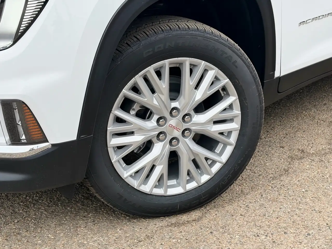 GMC Acadia снимка GMC Acadia