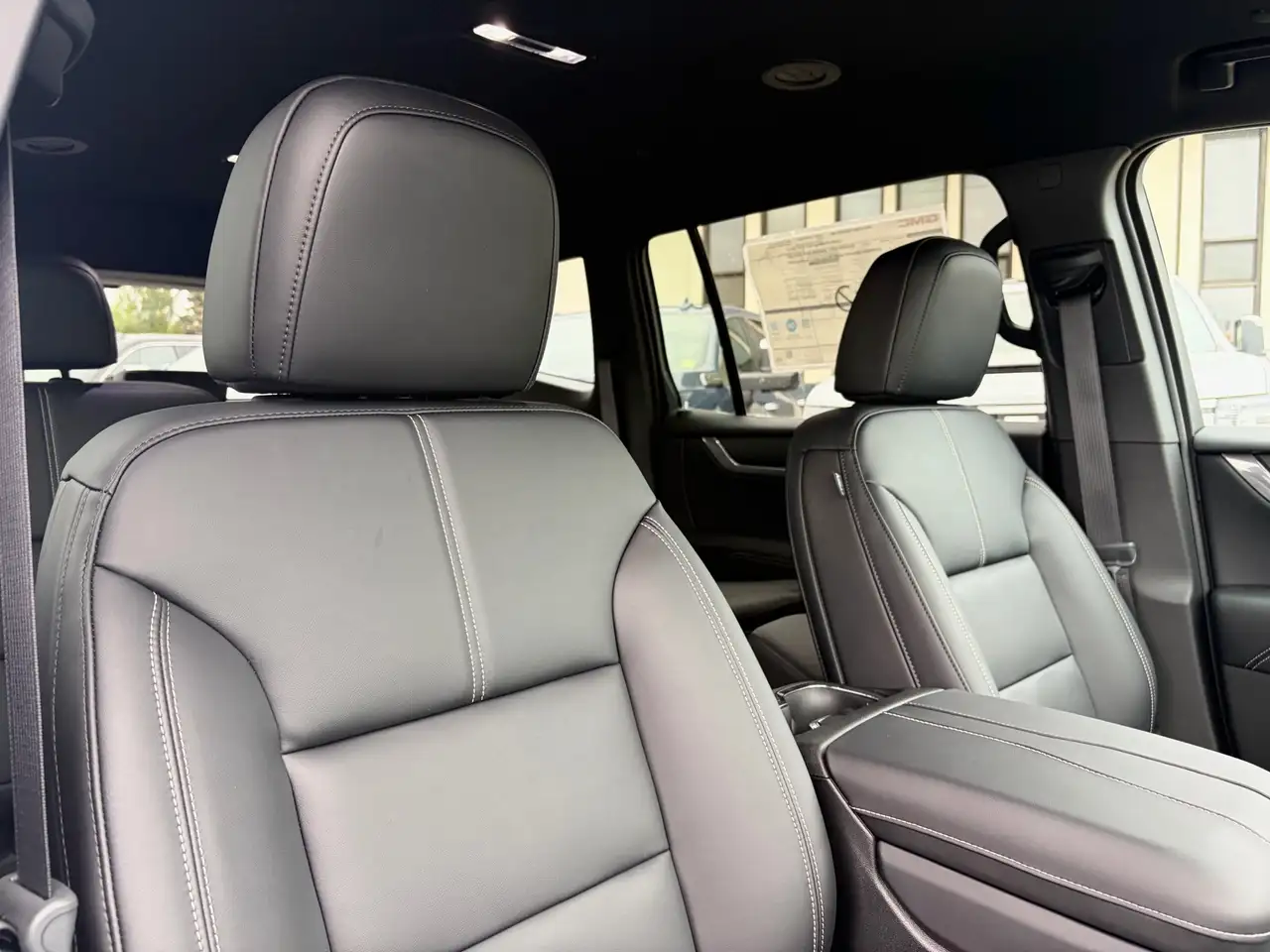 GMC Acadia снимка GMC Acadia