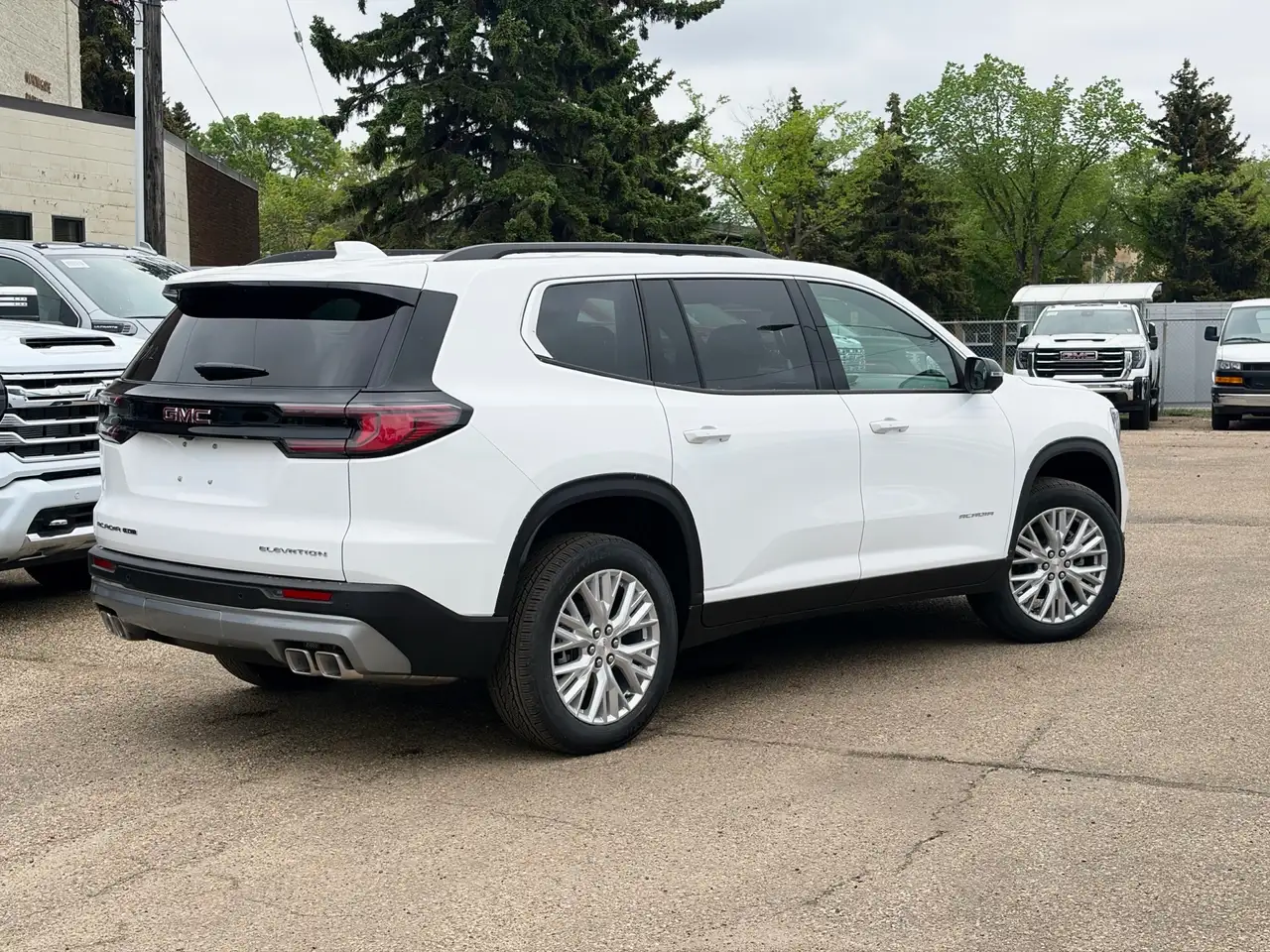 GMC Acadia снимка GMC Acadia