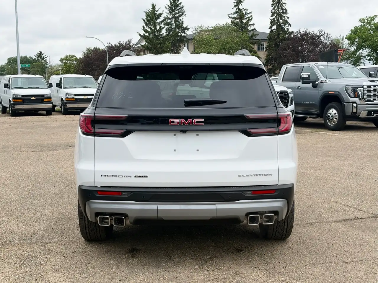 GMC Acadia снимка GMC Acadia