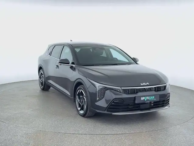 Kia K4 view 3