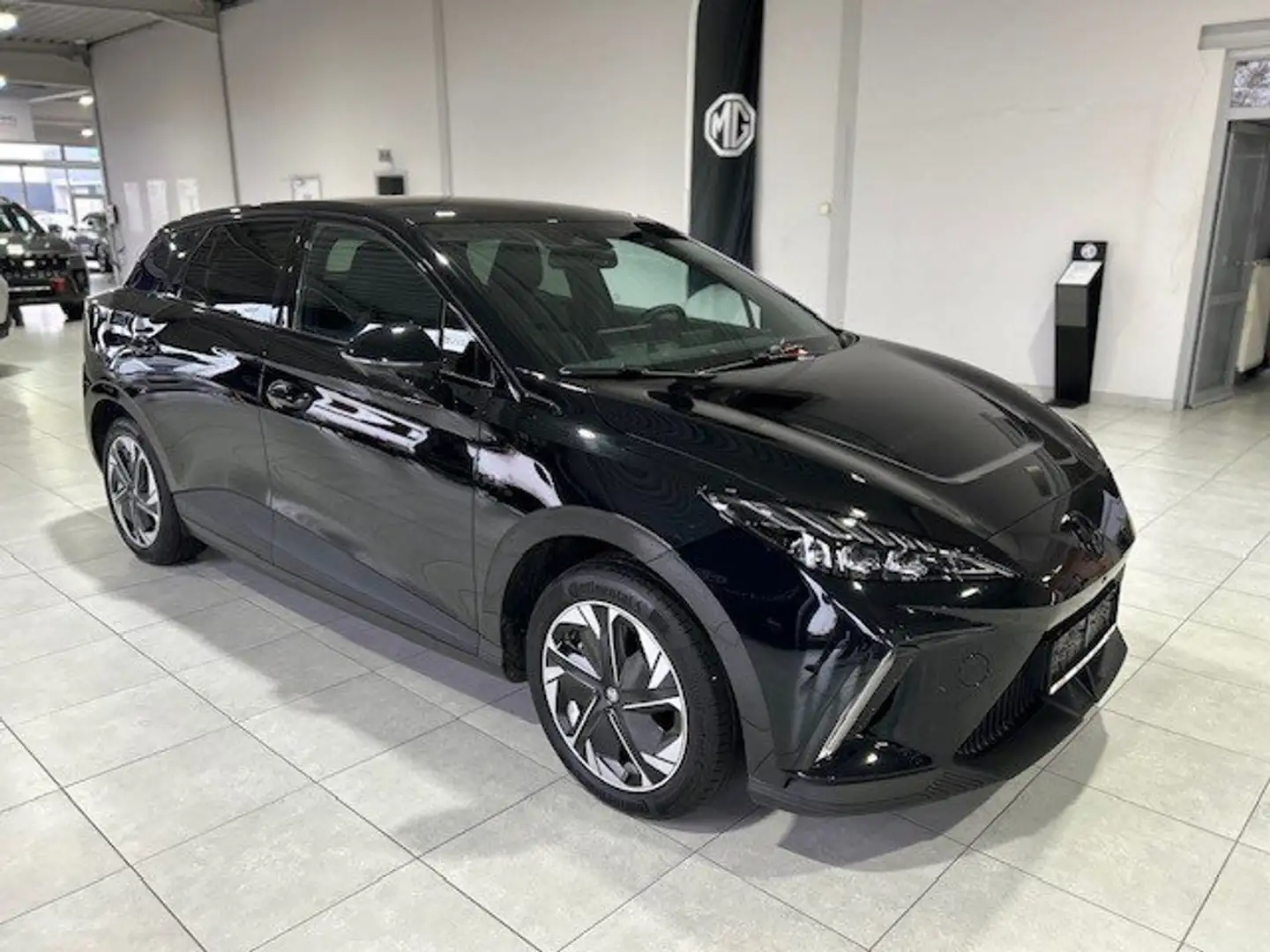 MG MG4 4 Luxury 64 kWh Zwart - 2