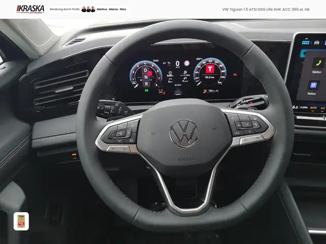 Volkswagen Tiguan view 4