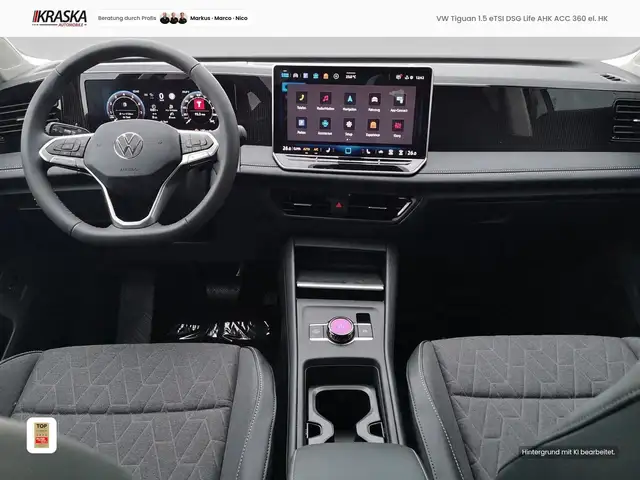Volkswagen Tiguan view 3