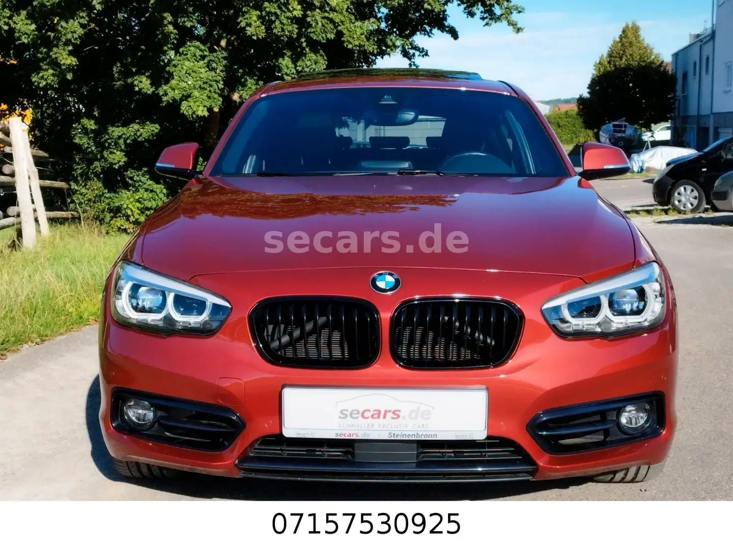 BMW 120 i Sport Aut Nav ACC AdLED RFK DrivA GSD Leder Orange - 2