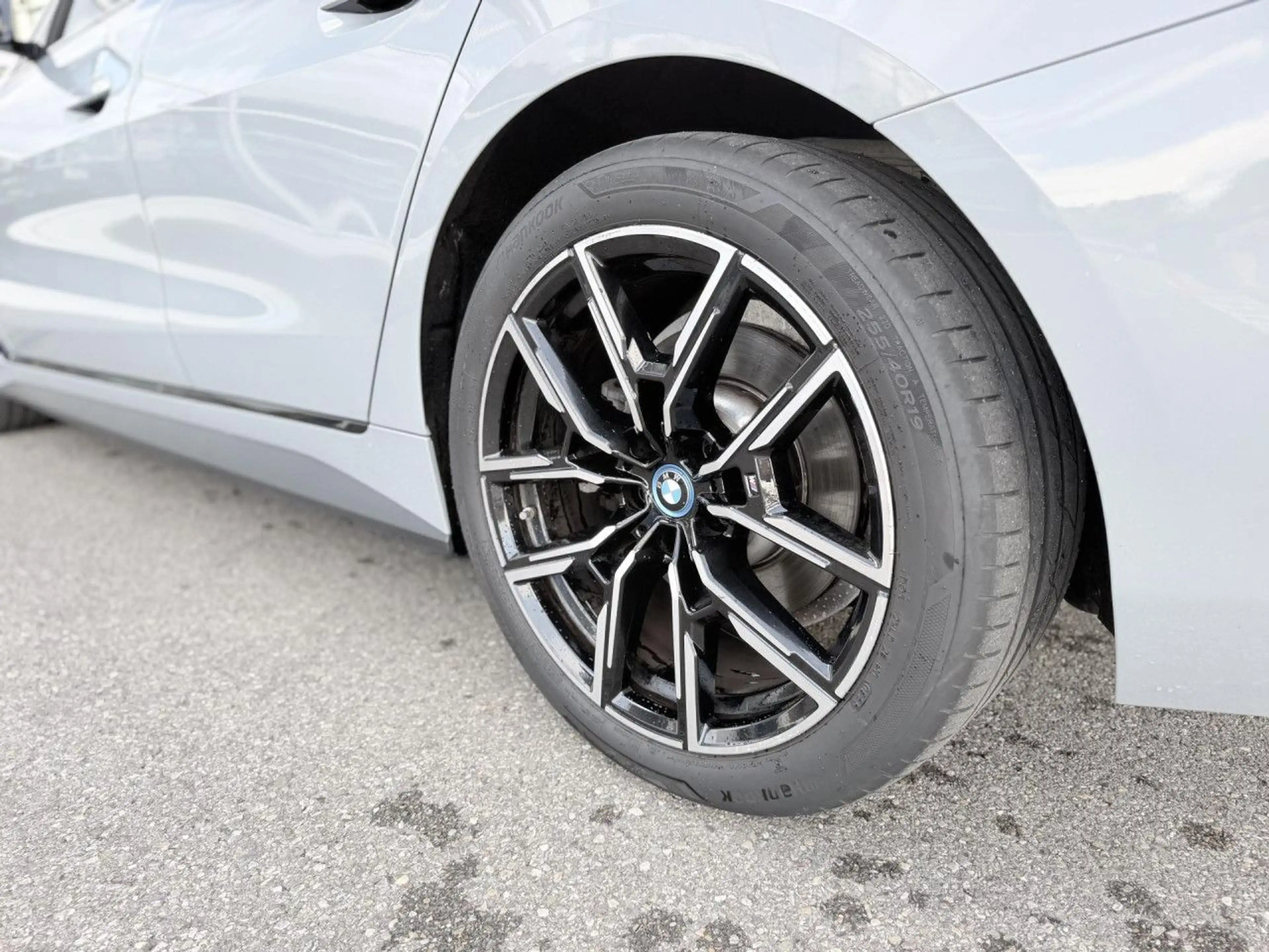 BMW i4 eD40 GC M Sport LiveProf ACC HUD Lenkradh.19" — photo 9