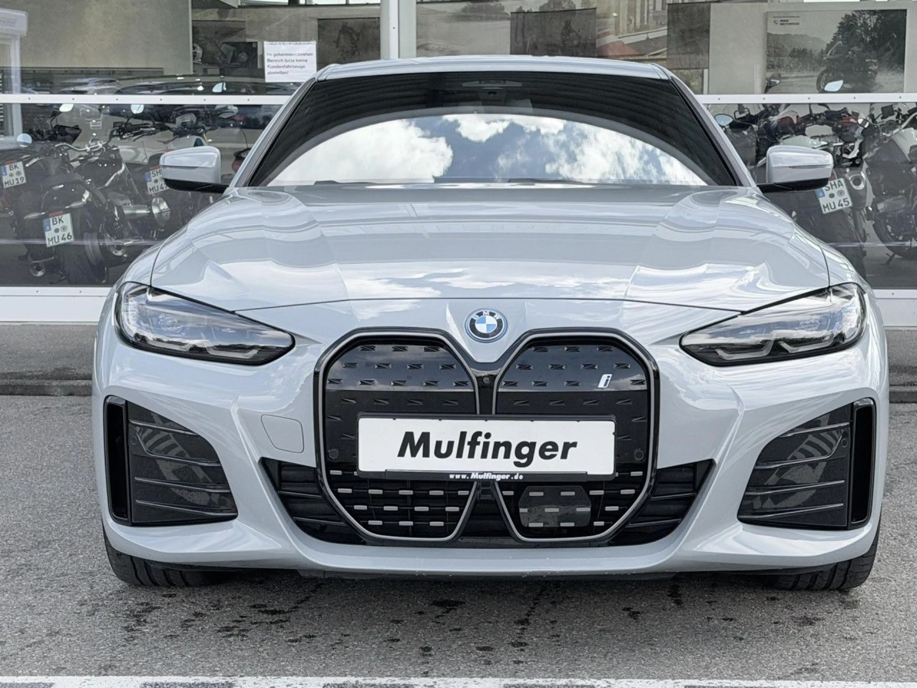 BMW i4 eD40 GC M Sport LiveProf ACC HUD Lenkradh.19" — photo 4