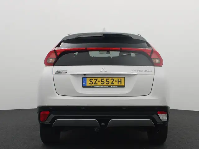 Mitsubishi Eclipse Cross view 17