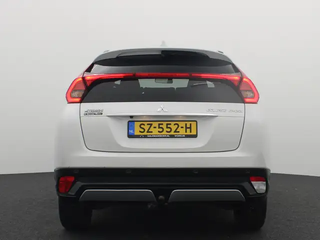 Mitsubishi Eclipse Cross view 4