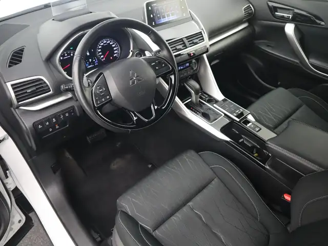 Mitsubishi Eclipse Cross view 9
