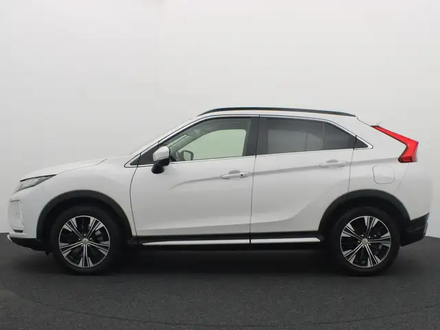 Mitsubishi Eclipse Cross view 2