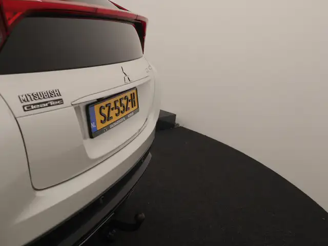Mitsubishi Eclipse Cross view 5