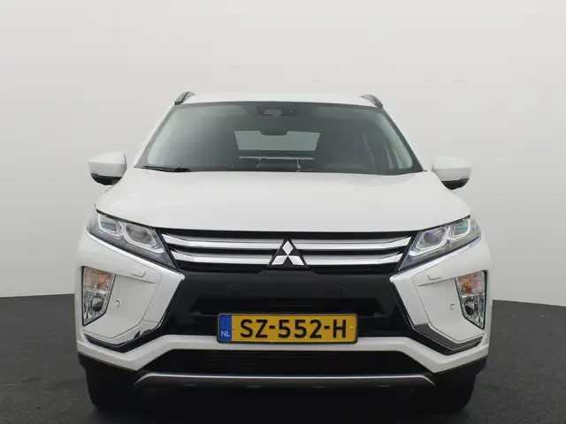 Mitsubishi Eclipse Cross view 21