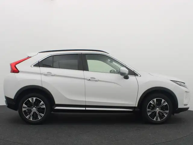 Mitsubishi Eclipse Cross view 19