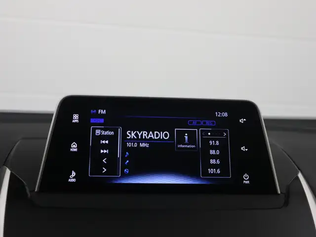 Mitsubishi Eclipse Cross view 25