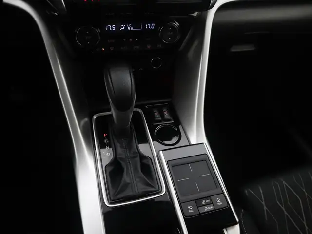 Mitsubishi Eclipse Cross view 12