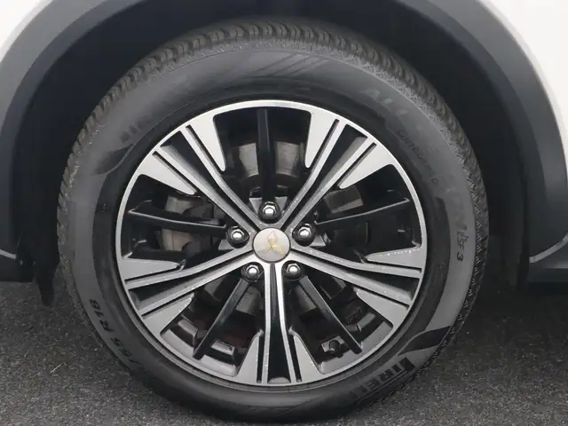 Mitsubishi Eclipse Cross view 6