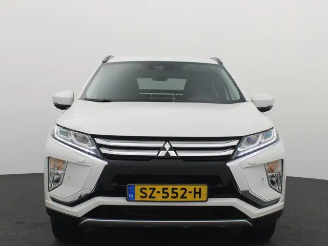 Mitsubishi Eclipse Cross view 22