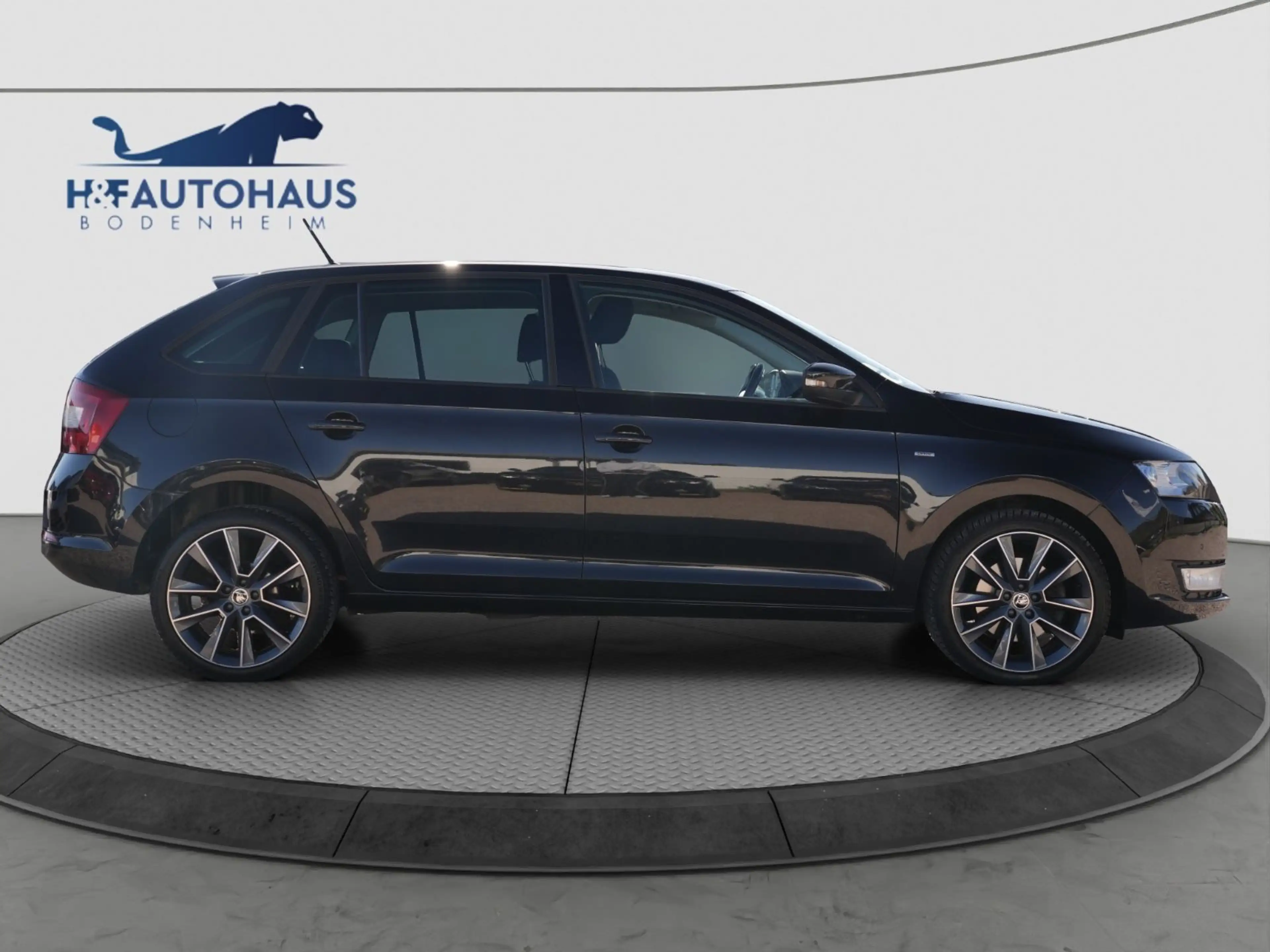 Skoda Rapid/Spaceback Spaceback Drive/PDC/APPLE CARPLAY/SZH — photo 4