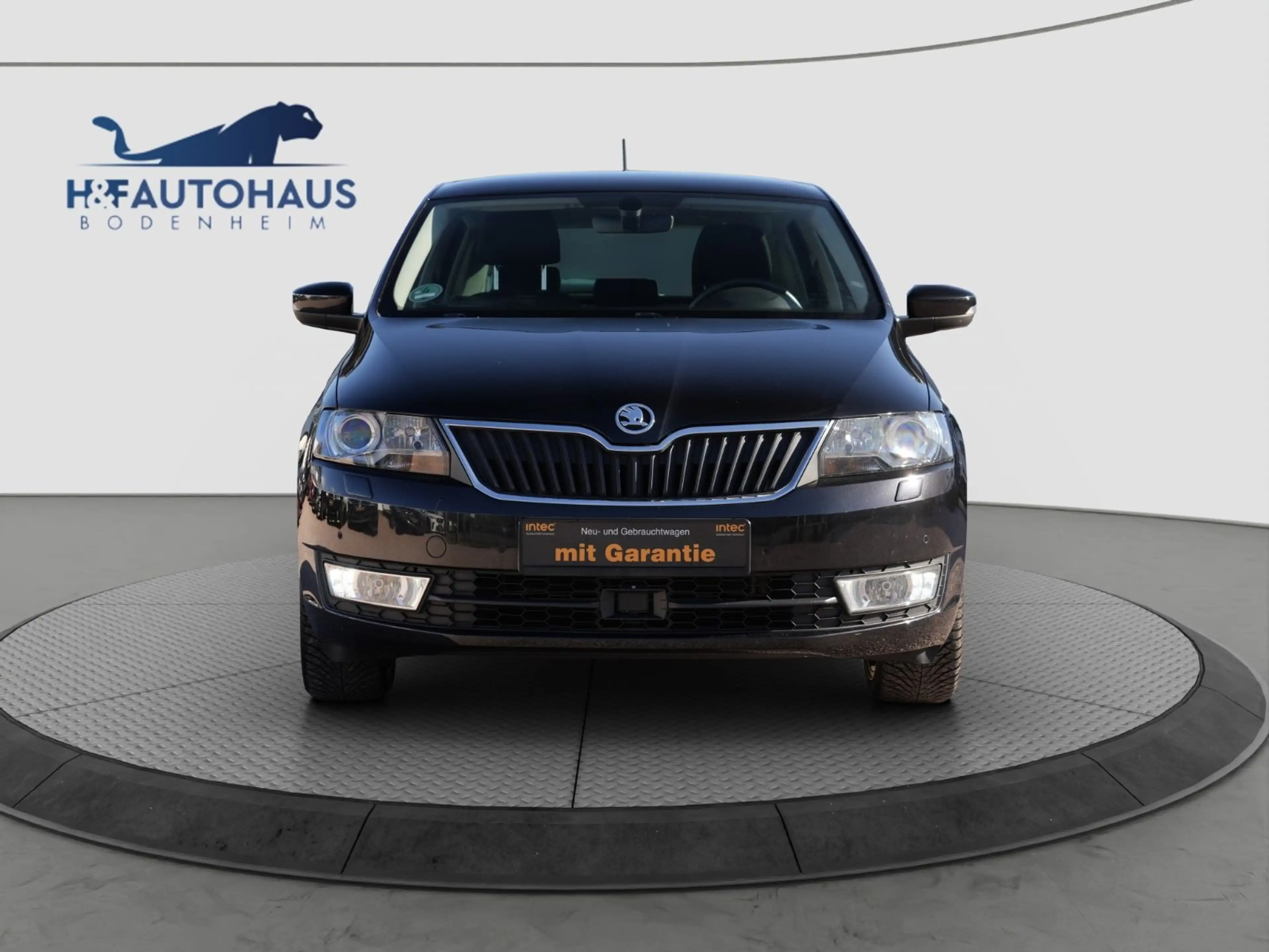 Skoda Rapid/Spaceback Spaceback Drive/PDC/APPLE CARPLAY/SZH — photo 2