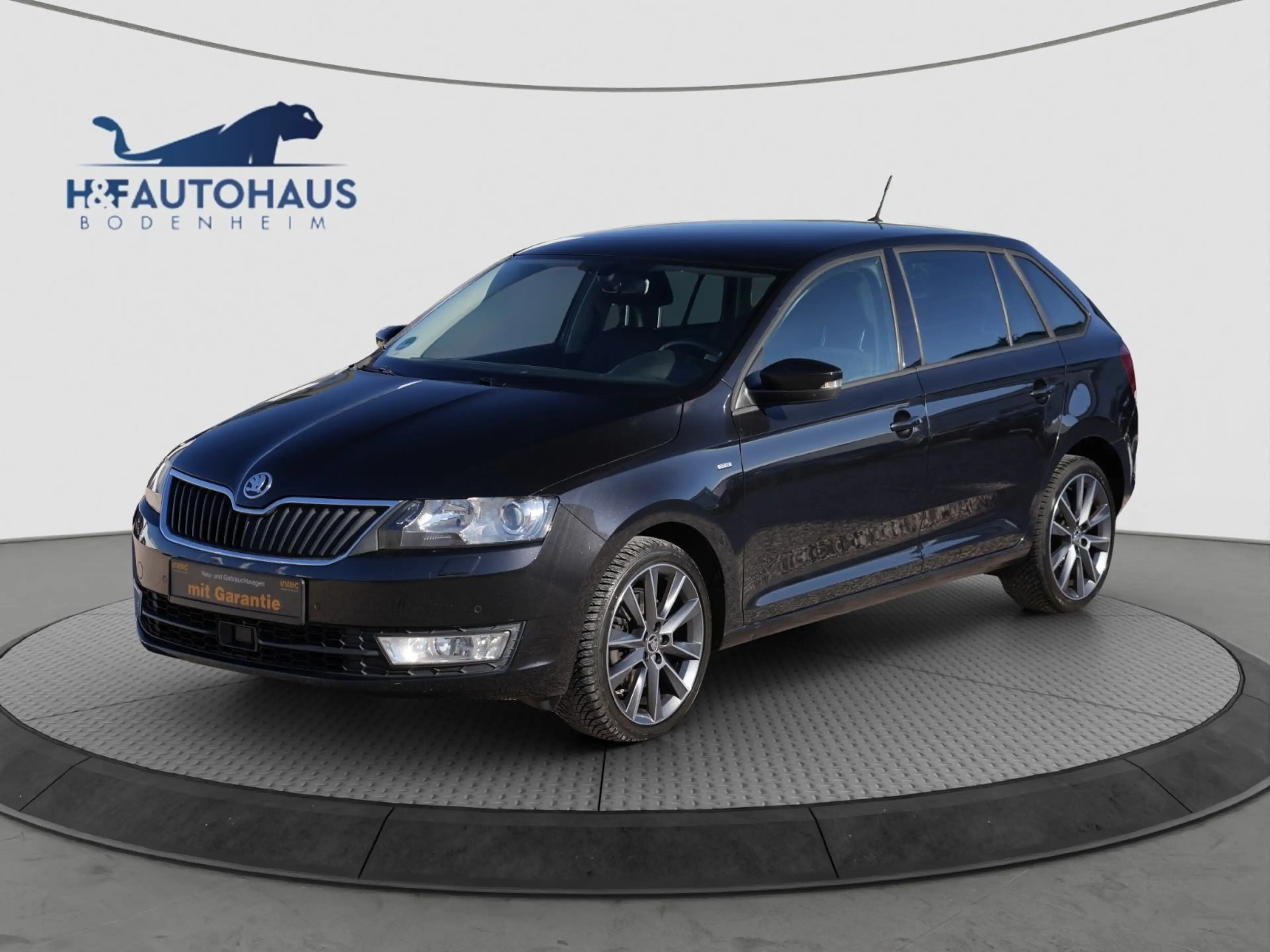 Skoda Rapid/Spaceback Spaceback Drive/PDC/APPLE CARPLAY/SZH