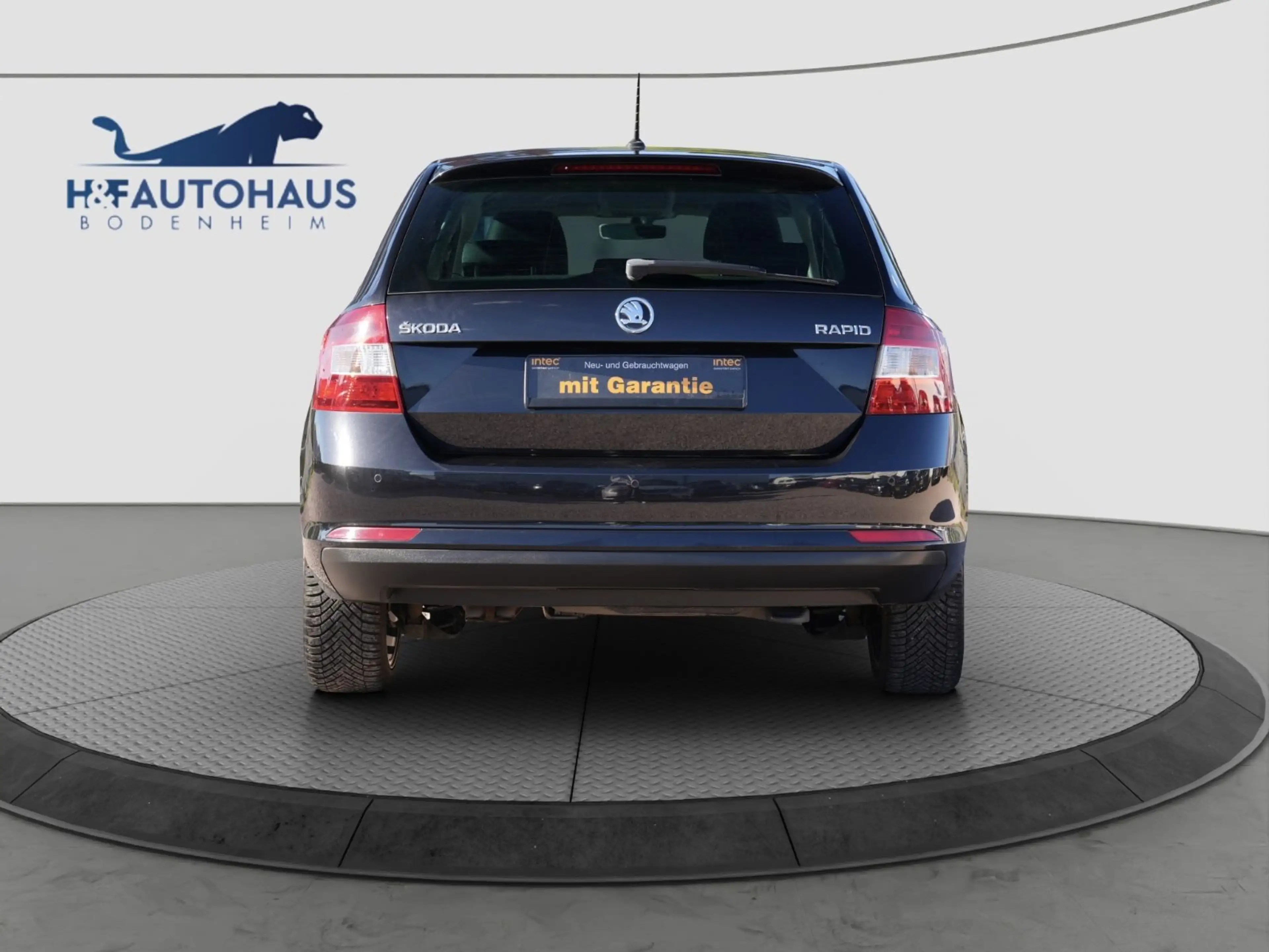 Skoda Rapid/Spaceback Spaceback Drive/PDC/APPLE CARPLAY/SZH — photo 6