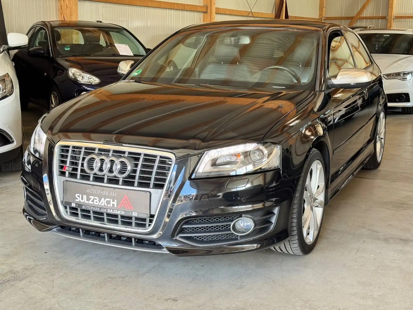 Audi S3 2.0 TFSI quattro/1.HAND/SHZ/NAVI Noir - 1