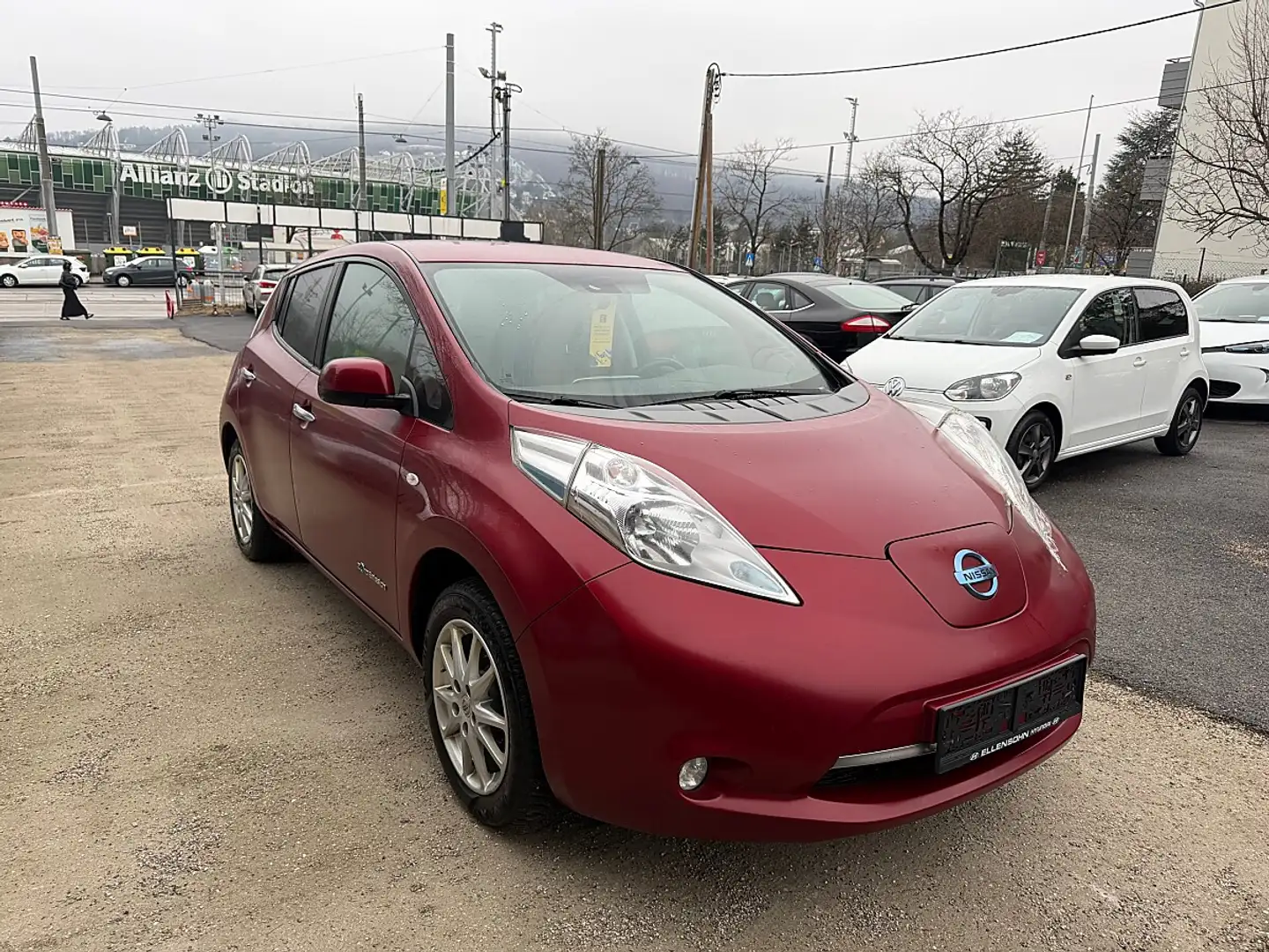 Nissan Leaf Acenta 30 kWh Kaufbatterie Verkauf bevorzugt an... Rot - 1