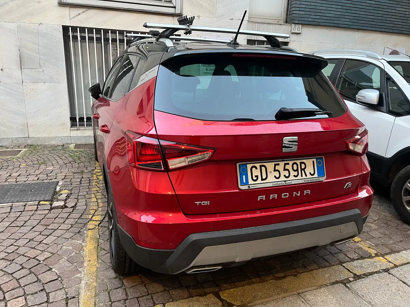 SEAT Arona TGI FR Rosso - 2