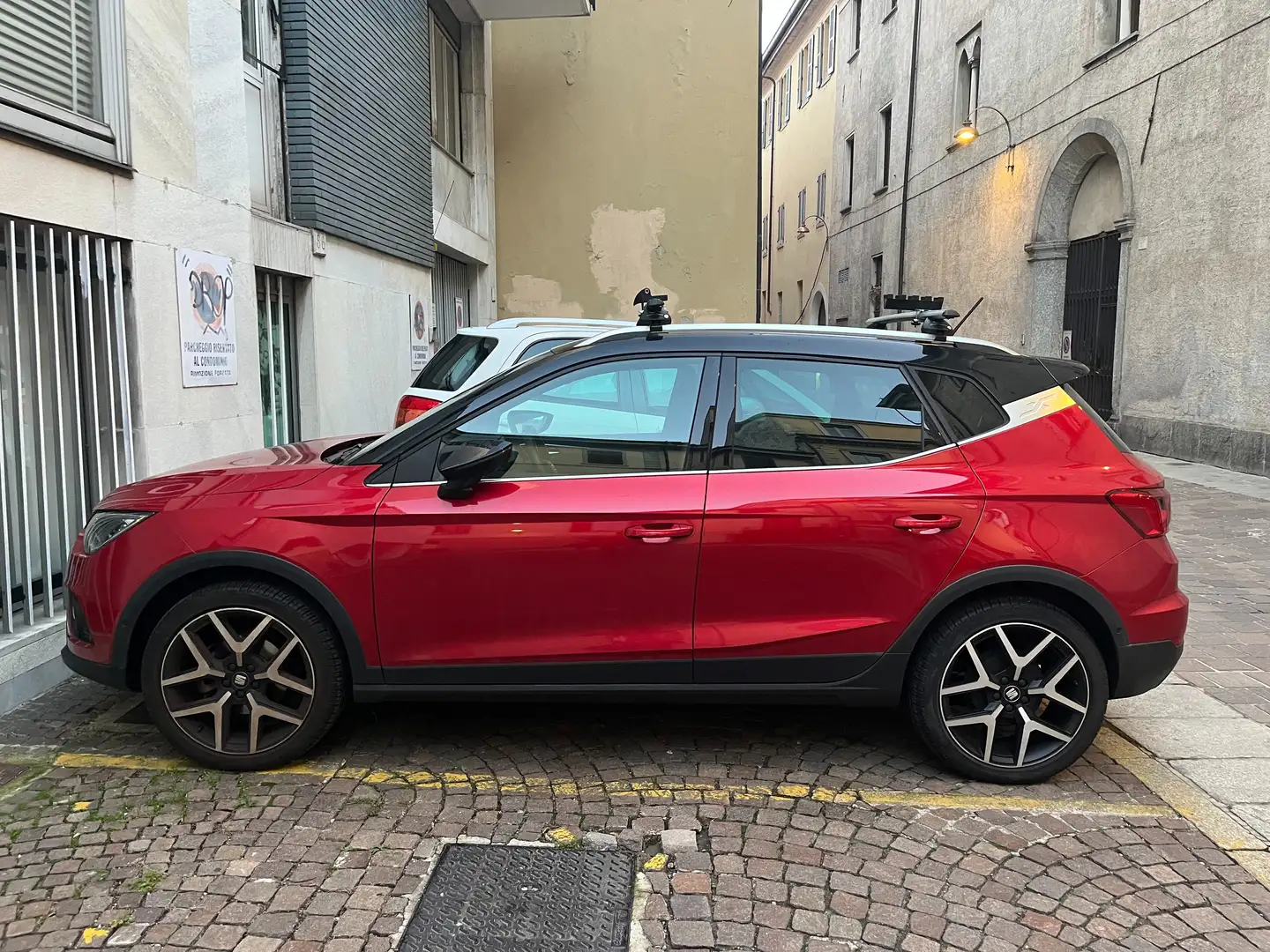 SEAT Arona TGI FR Rosso - 1