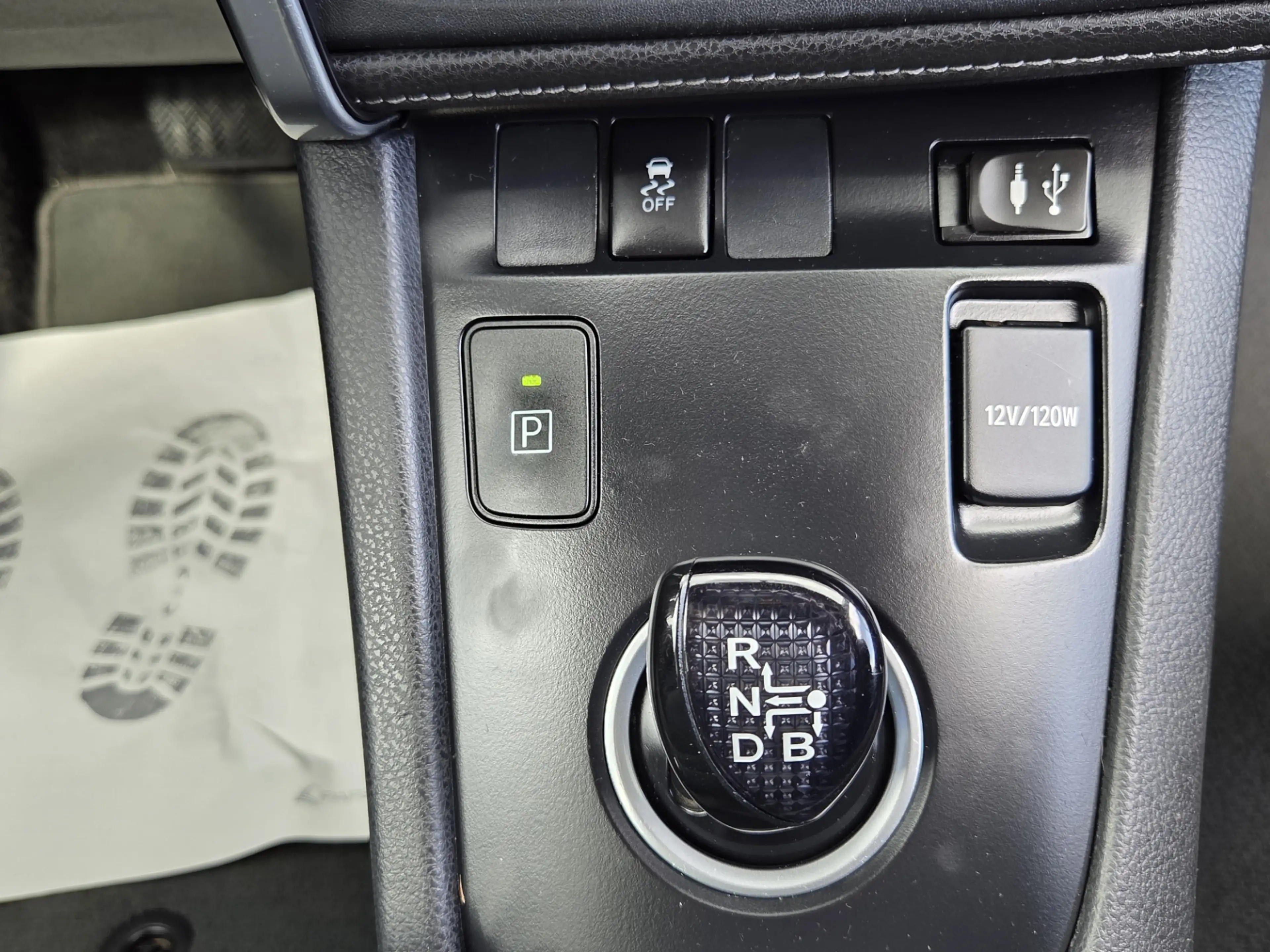 Toyota Auris Touring Sports 1.8 Hybrid Lease — photo 22